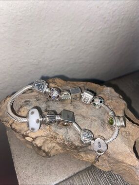 Vintage Pandora 11 Charm’s Bracelet